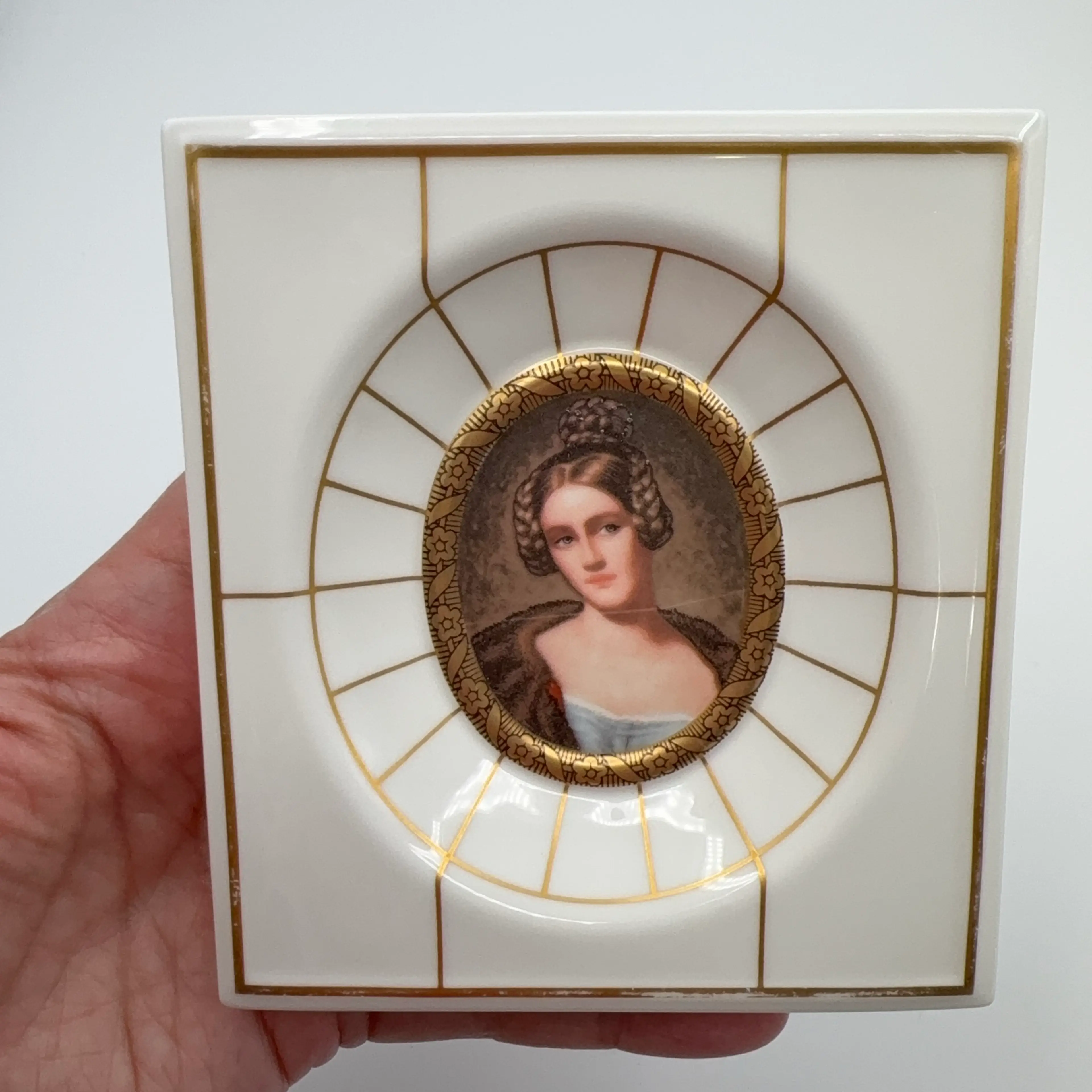 Image 1 of 6