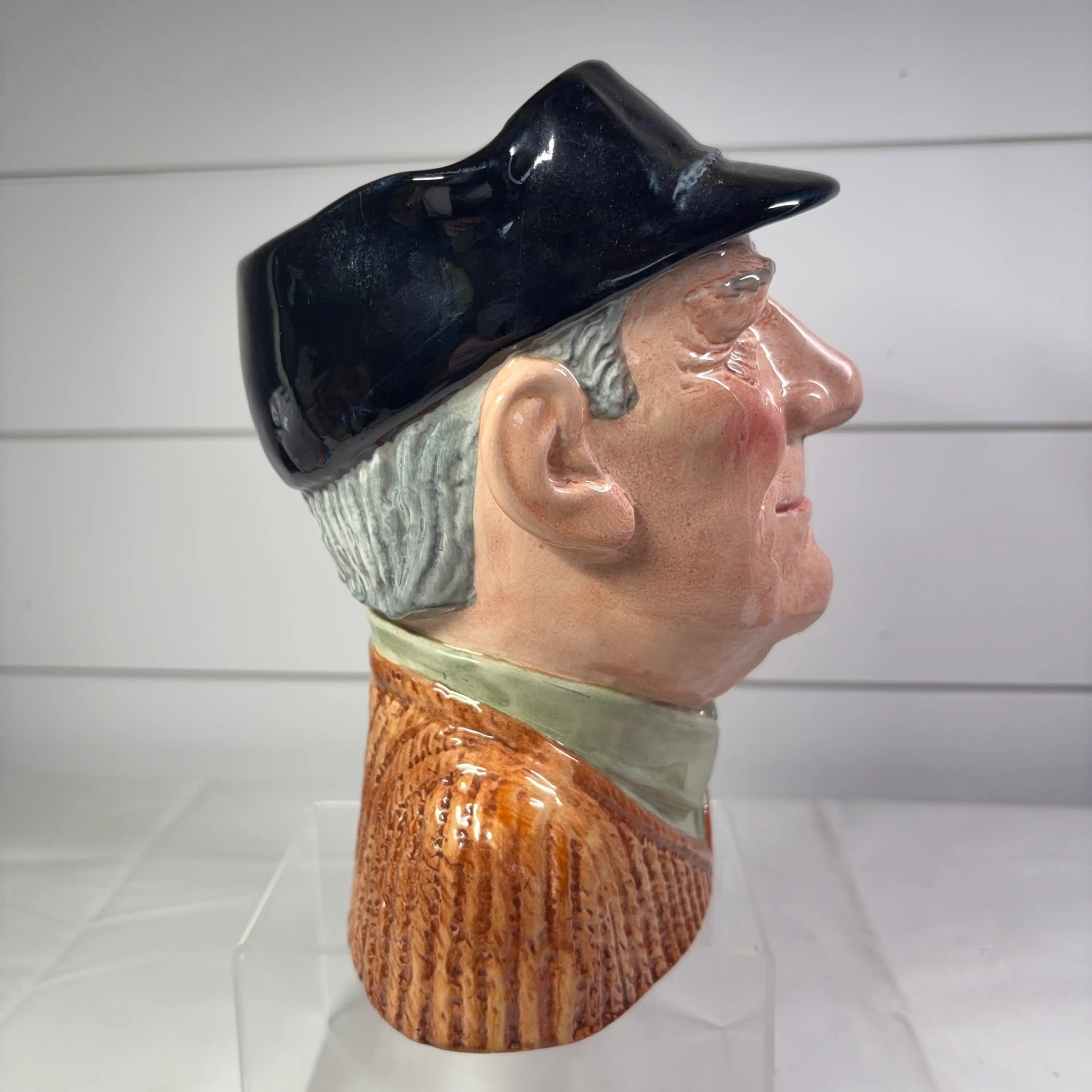 Image 2 of 7