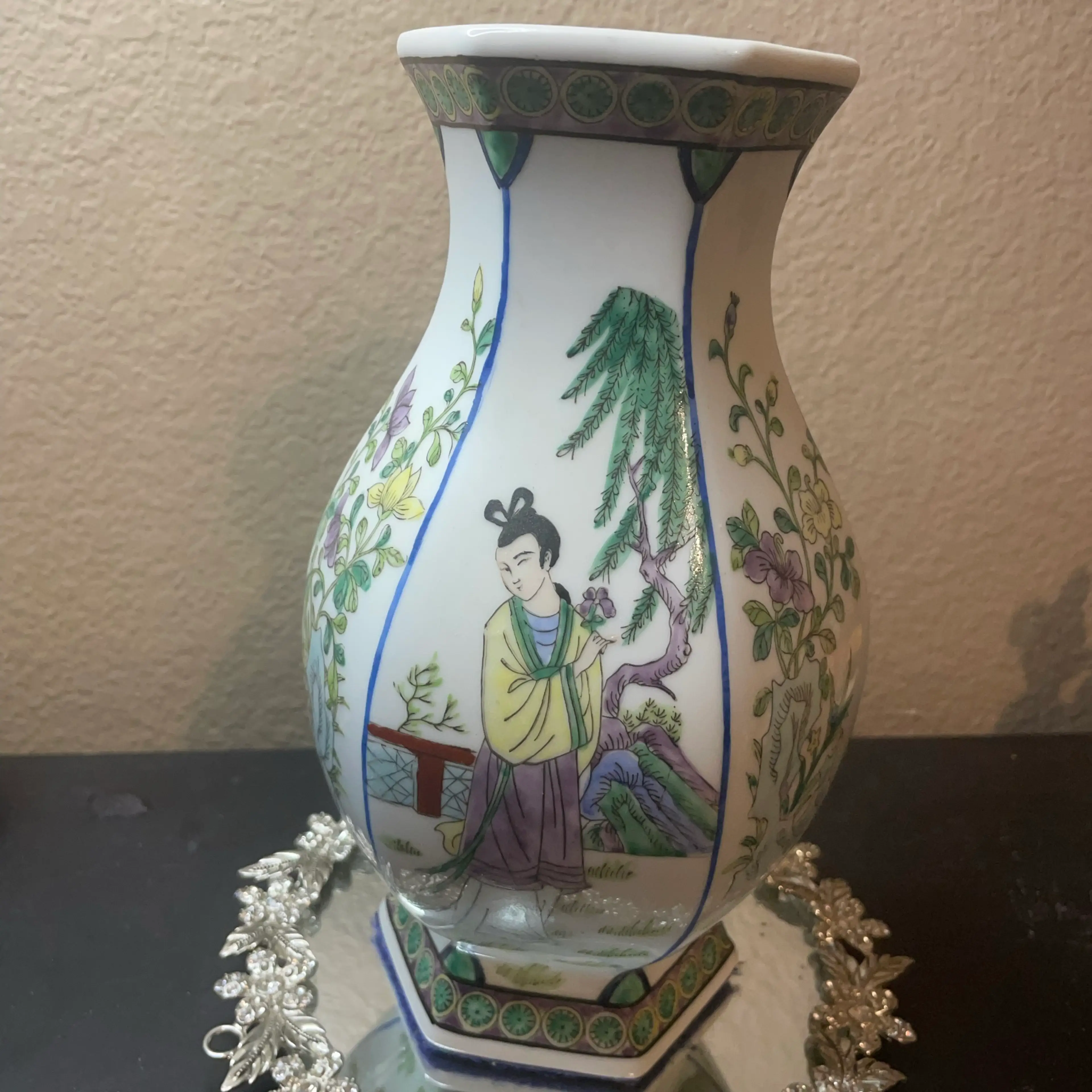 Image 2 of 6