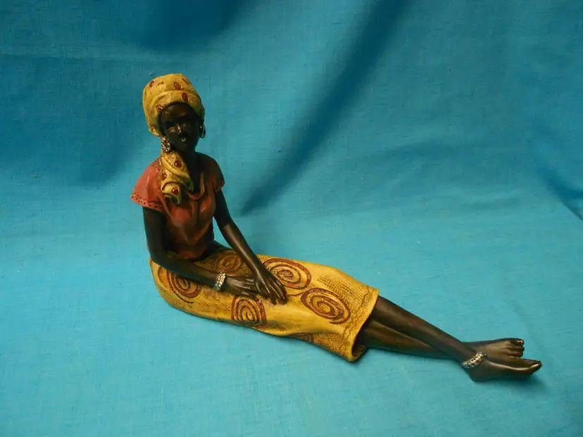 African Art Sitting Black Woman Resin Figurine Woman Statue Sculpture Ethnic