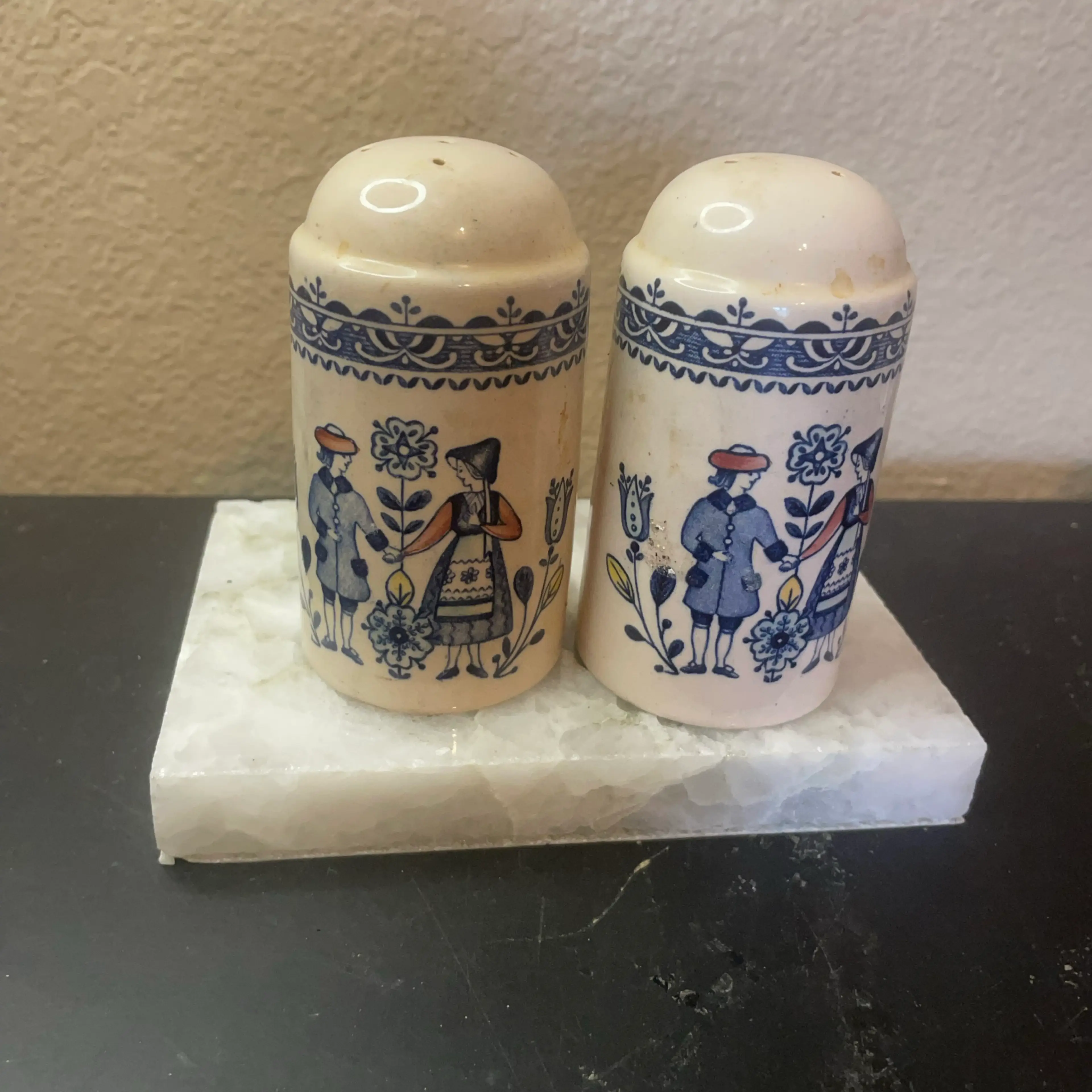 Image 2 of 6