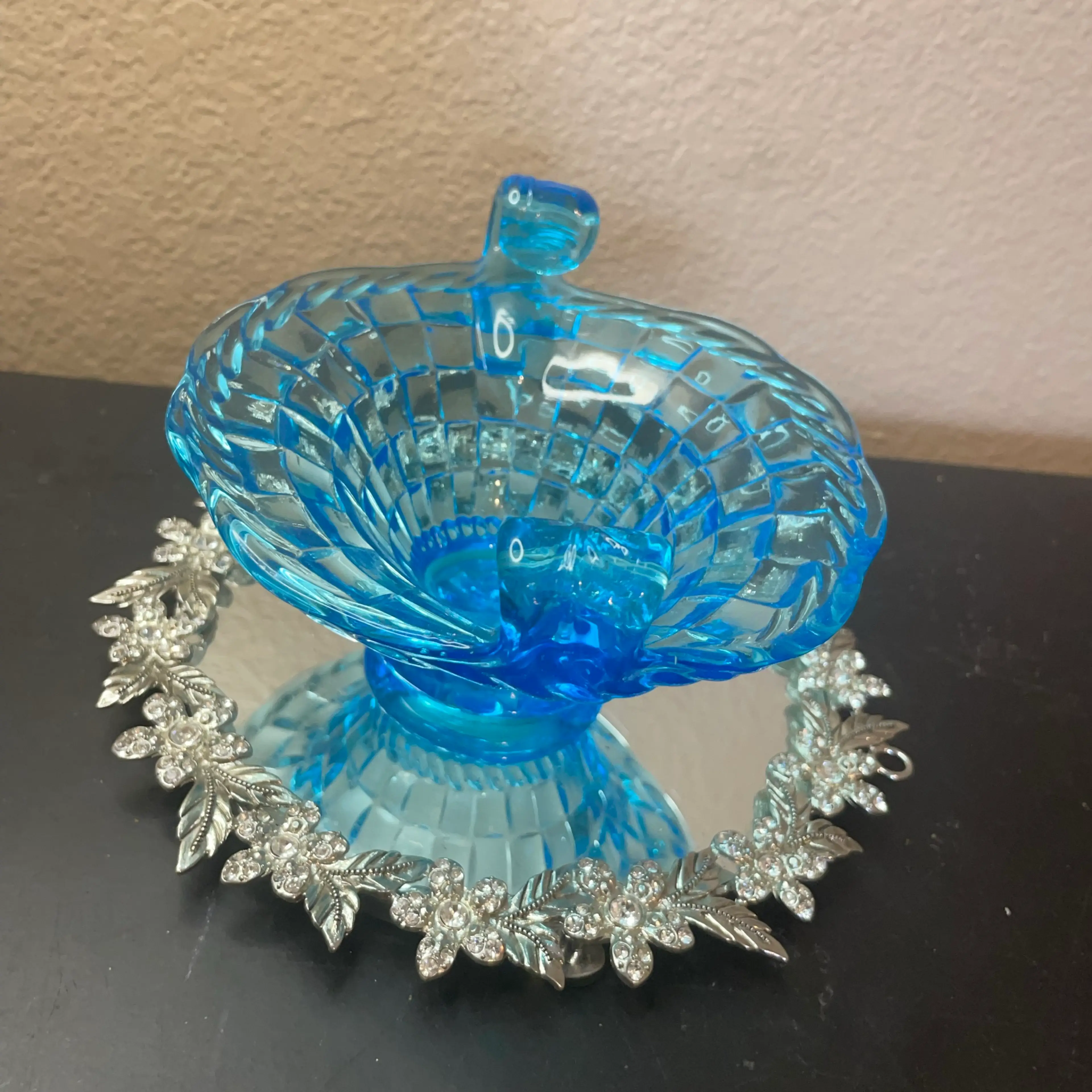 Image 2 of 6