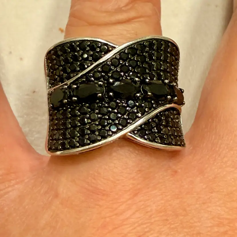 DK 925 Sterling Silver  Black Spinel Gemstone Crossover Statement Ring Size 7, 9.6g