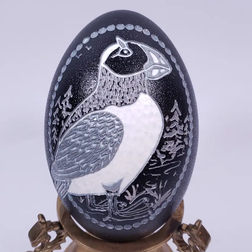 Vtg Signed PEGGY BOOKEY Alaska Penguin Hand Carved Pierced Black Decor EMU EGG