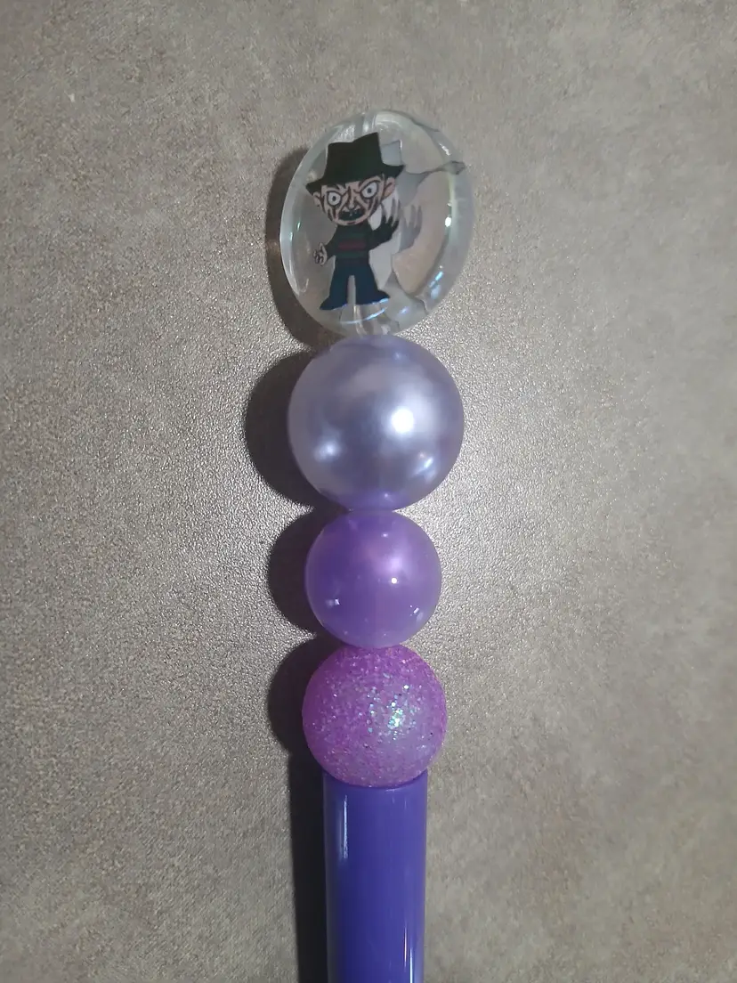 Freddy  purple beafed pen