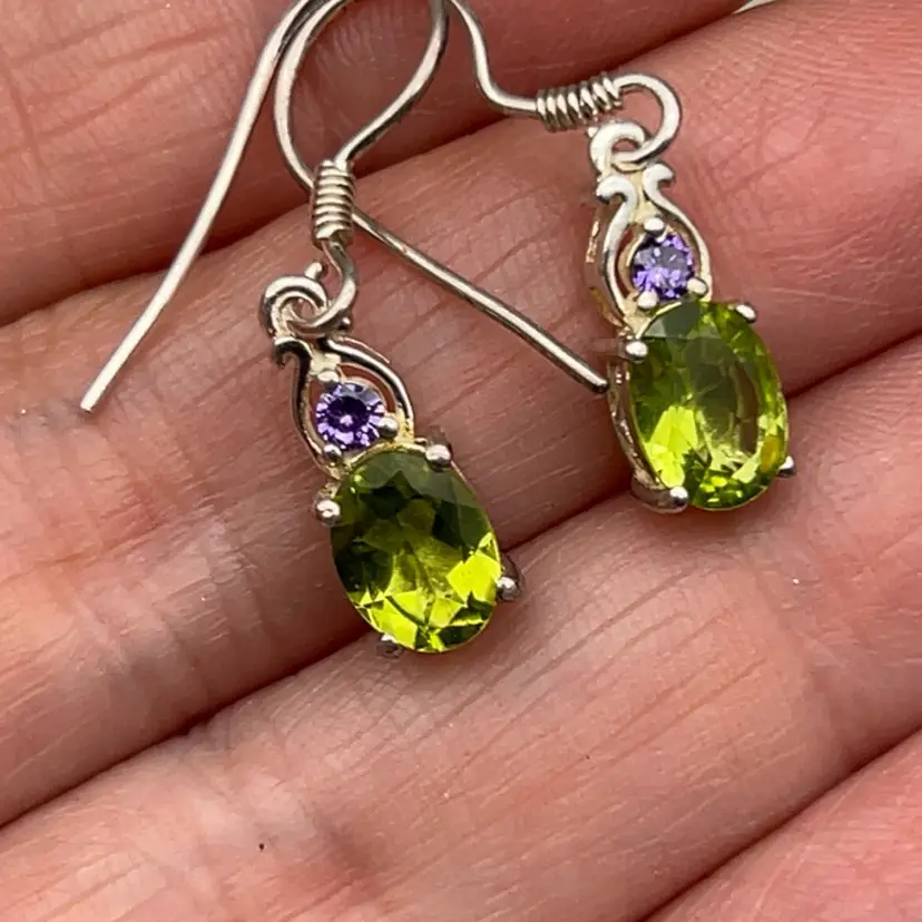 #01 STS 925 Sterling Silver Genuine Peridot & Amethyst Dangle Earrings