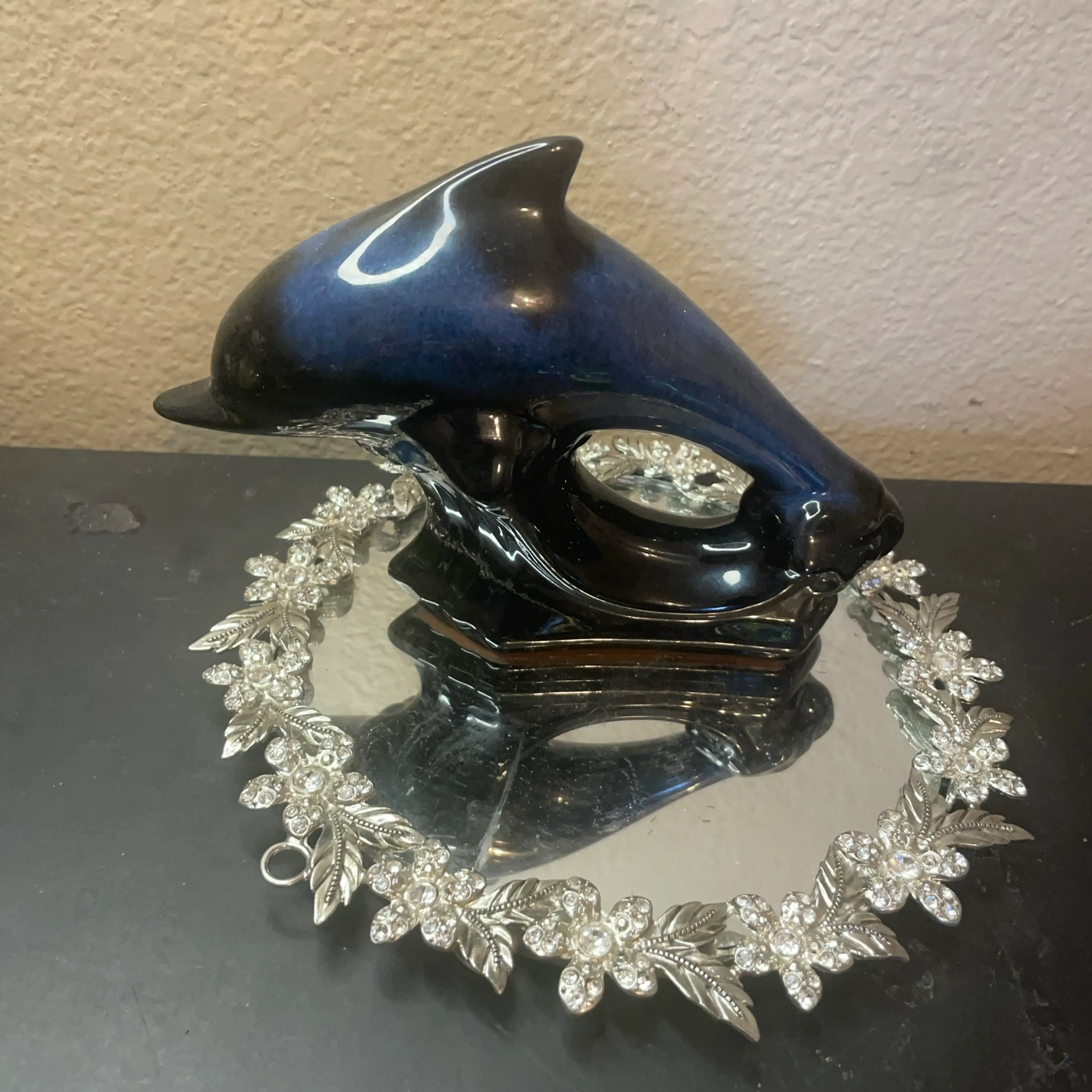Image 2 of 7