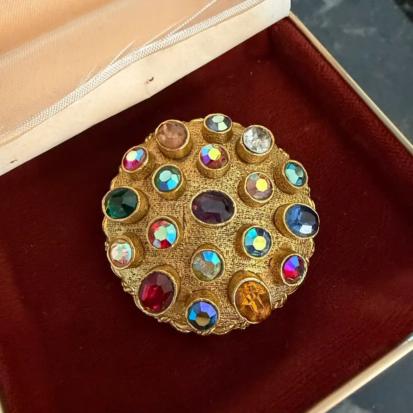 Vintage ART Rhinestone Brooch
