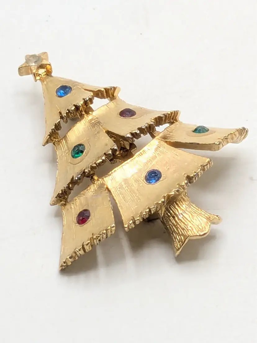 Vintage JJ Gold Tone Christmas Tree Brooch Color Rhinestones