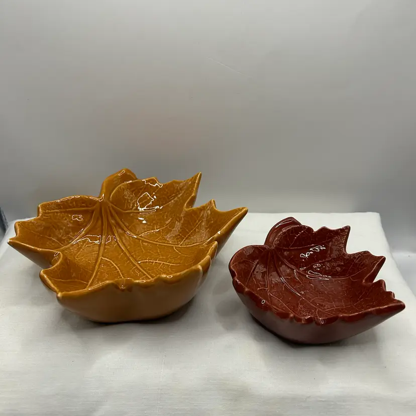 Set of 2 Hallmark Sculpted Maple Leaves Ceramic Serving Bowls Candy Dishes Fall