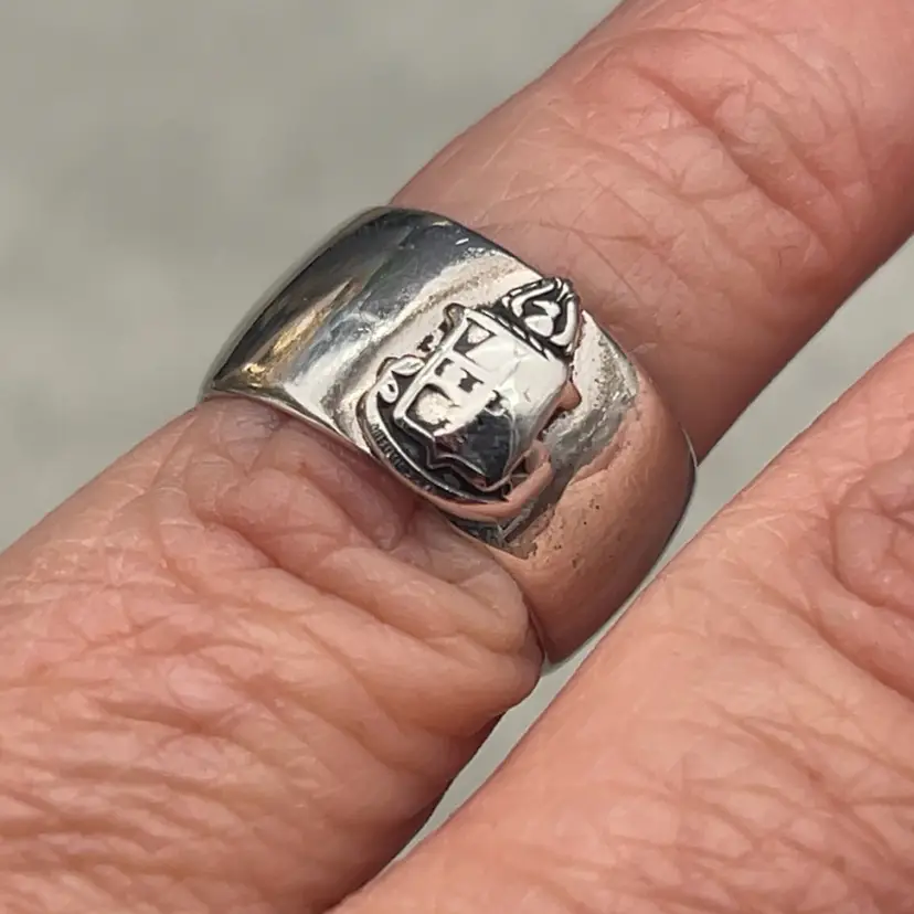 Vintage Sterling Silver Heraldic Crest Signet Ring Size 4.5 Unisex Shield Ring