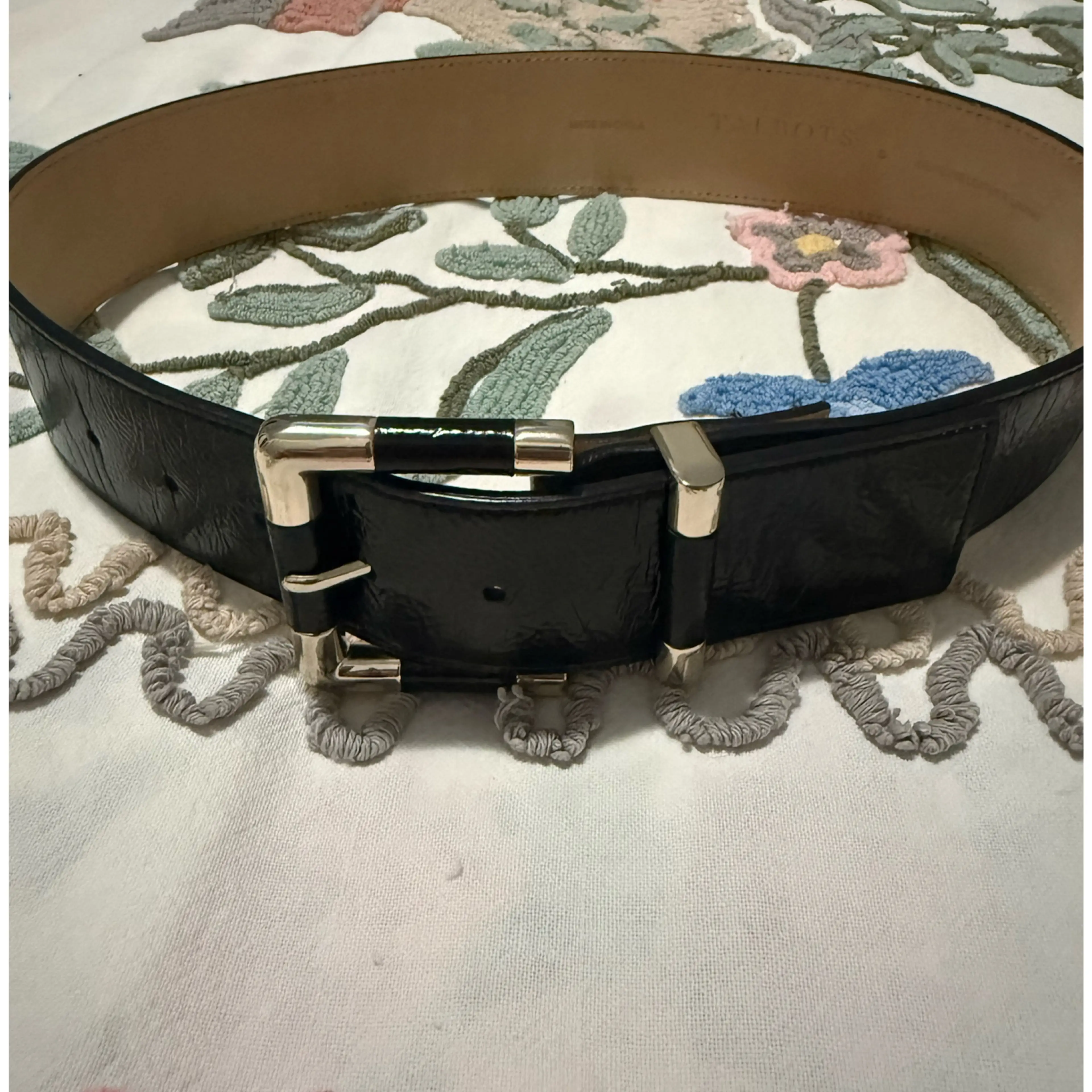 Image 2 of 6