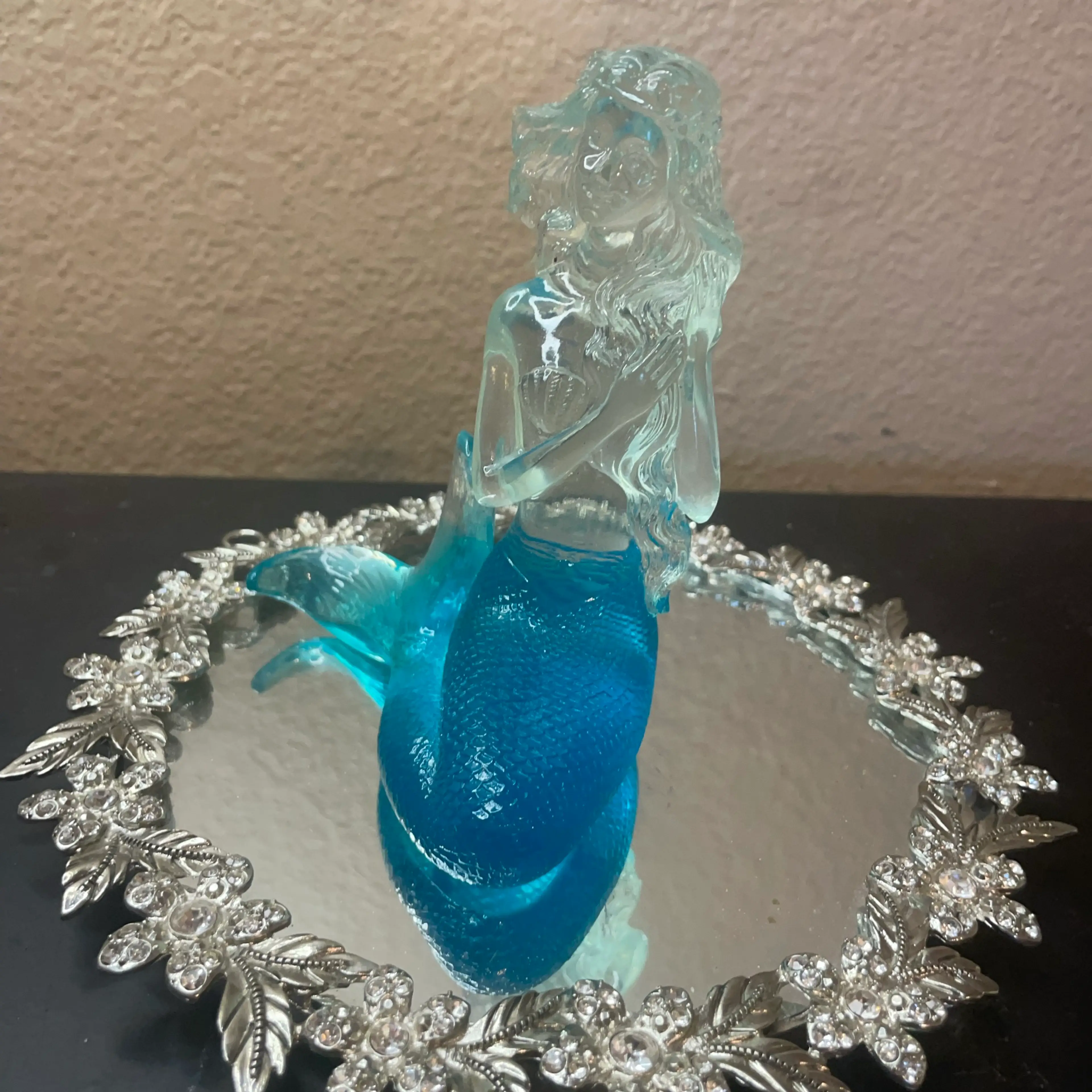 Image 2 of 6