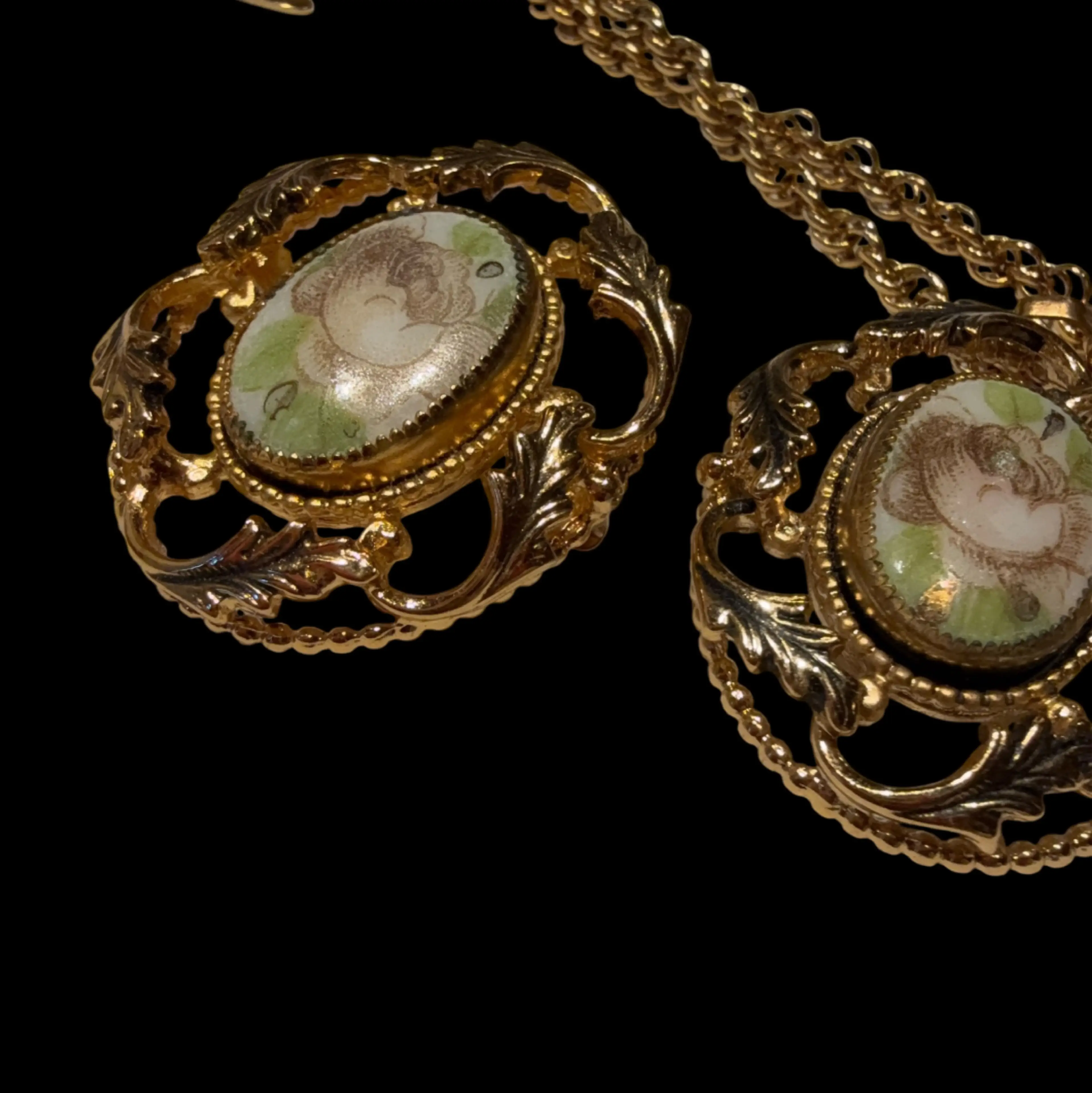 Image 3 of 4