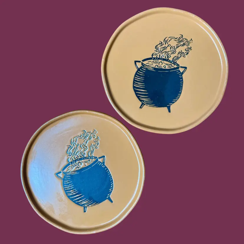 ‘22 | 6” THRESHOLD TARGET Halloween Appetizer Ceramic Dishes Witch Couldron 2 PC