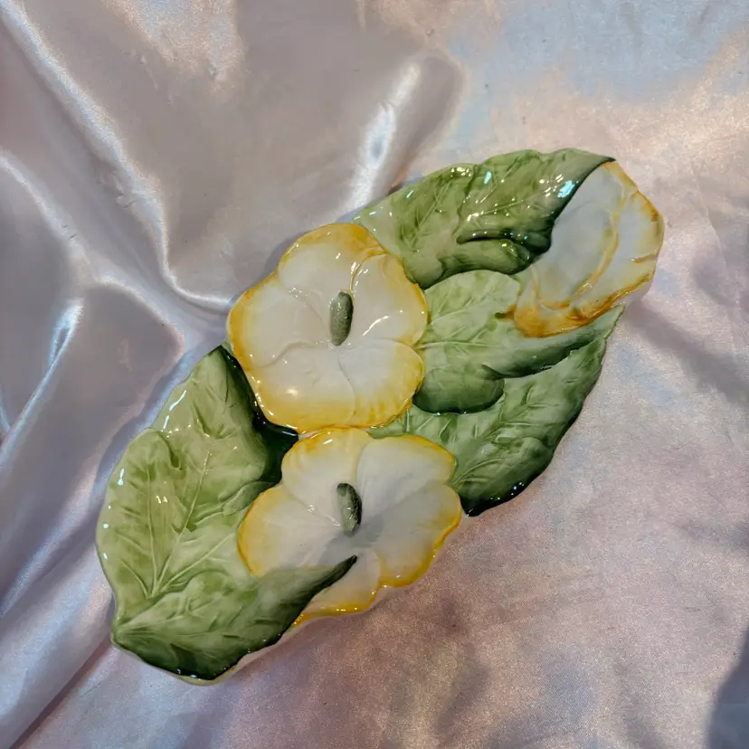 Made Italy Magnolia Serving dish Marked