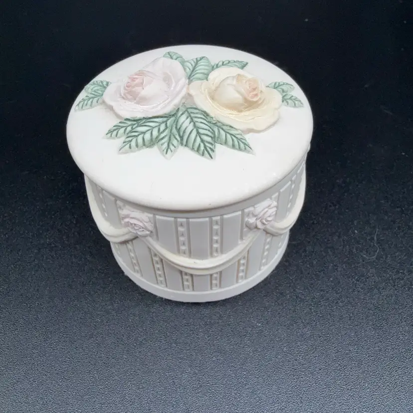 1980s Unglazed Porcelain Roses Handcast Company UK Ring Trinket Box 2”
