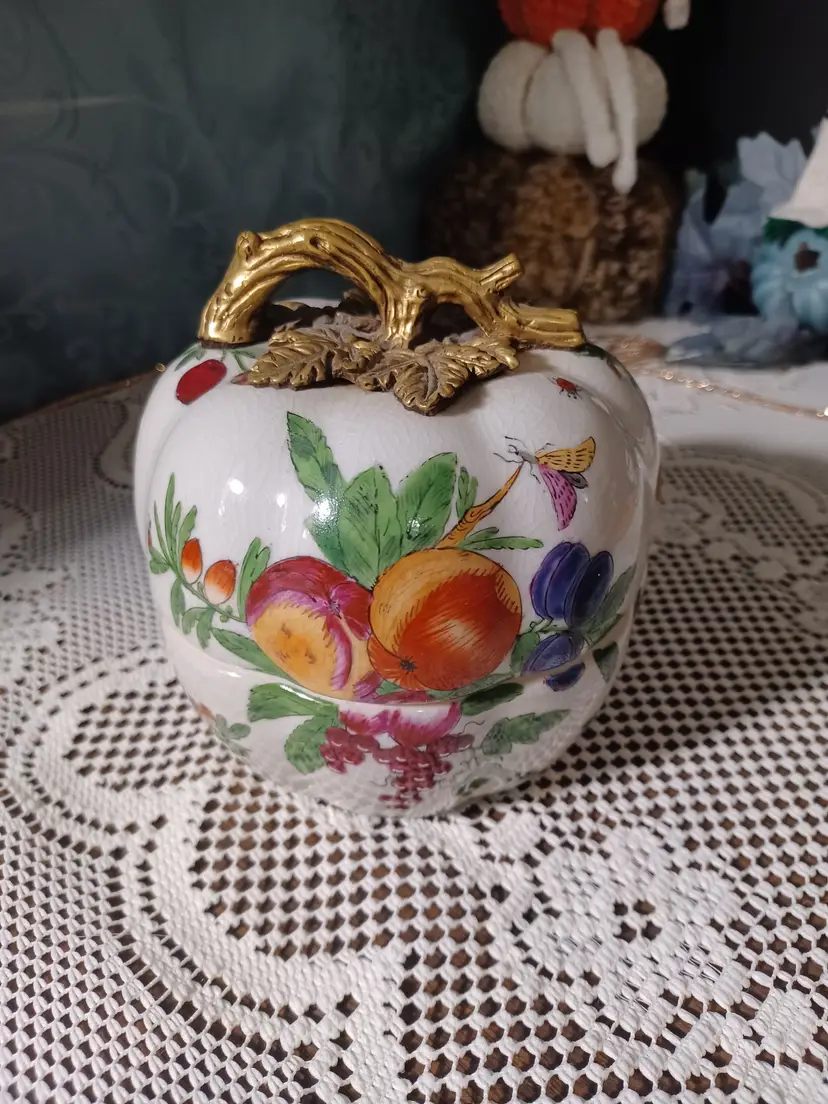 United Wilson 1897 pumpkin jar with fruit motiff