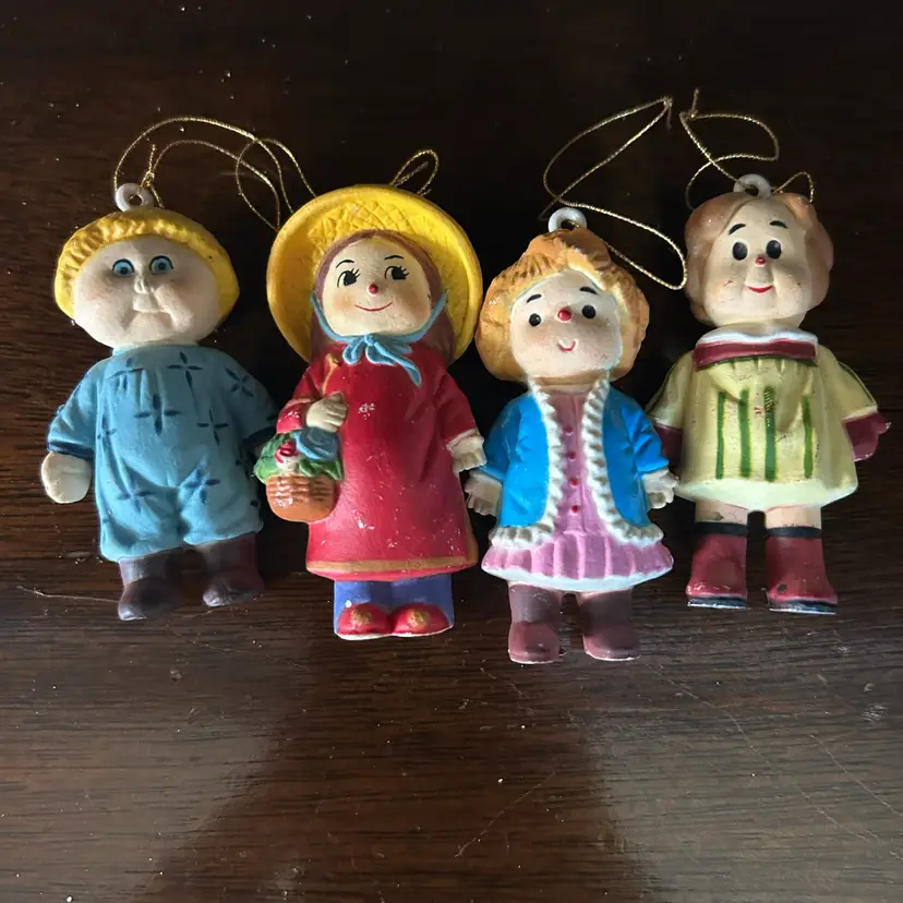Lot Of 4 Ornaments