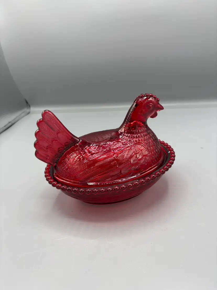 Vintage Indiana glass hen on nest