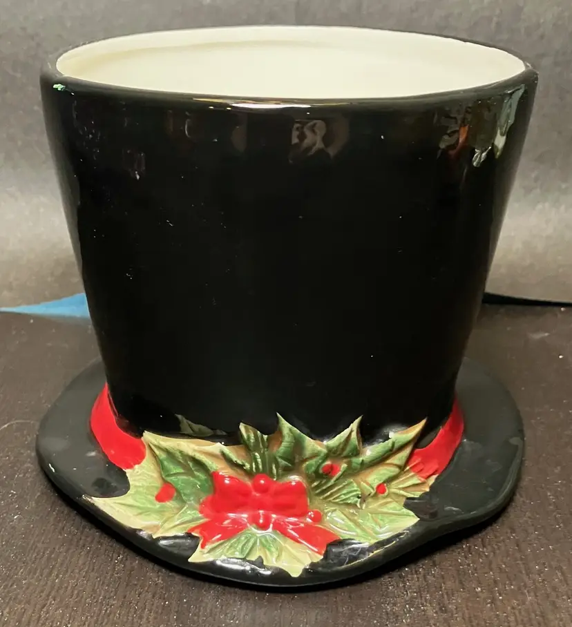 Napco Imports Christmas Holidays Ceramic Top Hat Planter Candle Holder