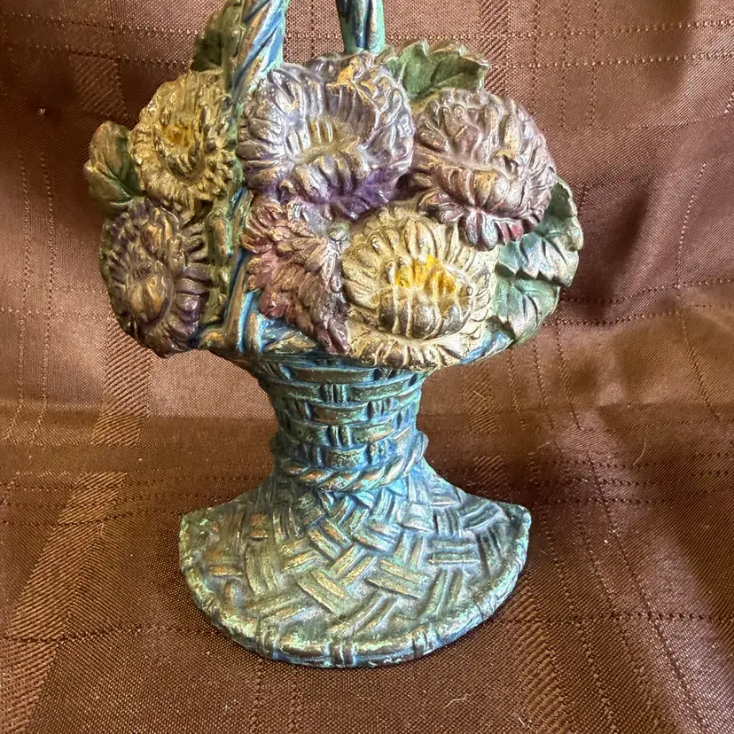 1925 Cast Iron Waverly Studio Illinois Flower Basket Door Stop Book End 6.25”