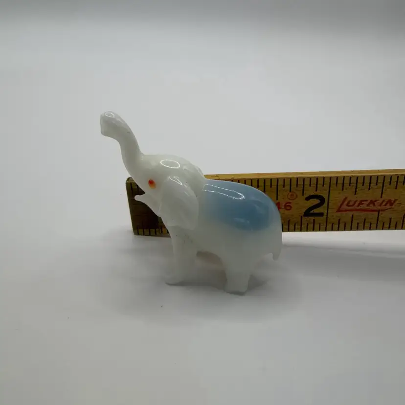 🔔 Mini Milk Glass Elephant