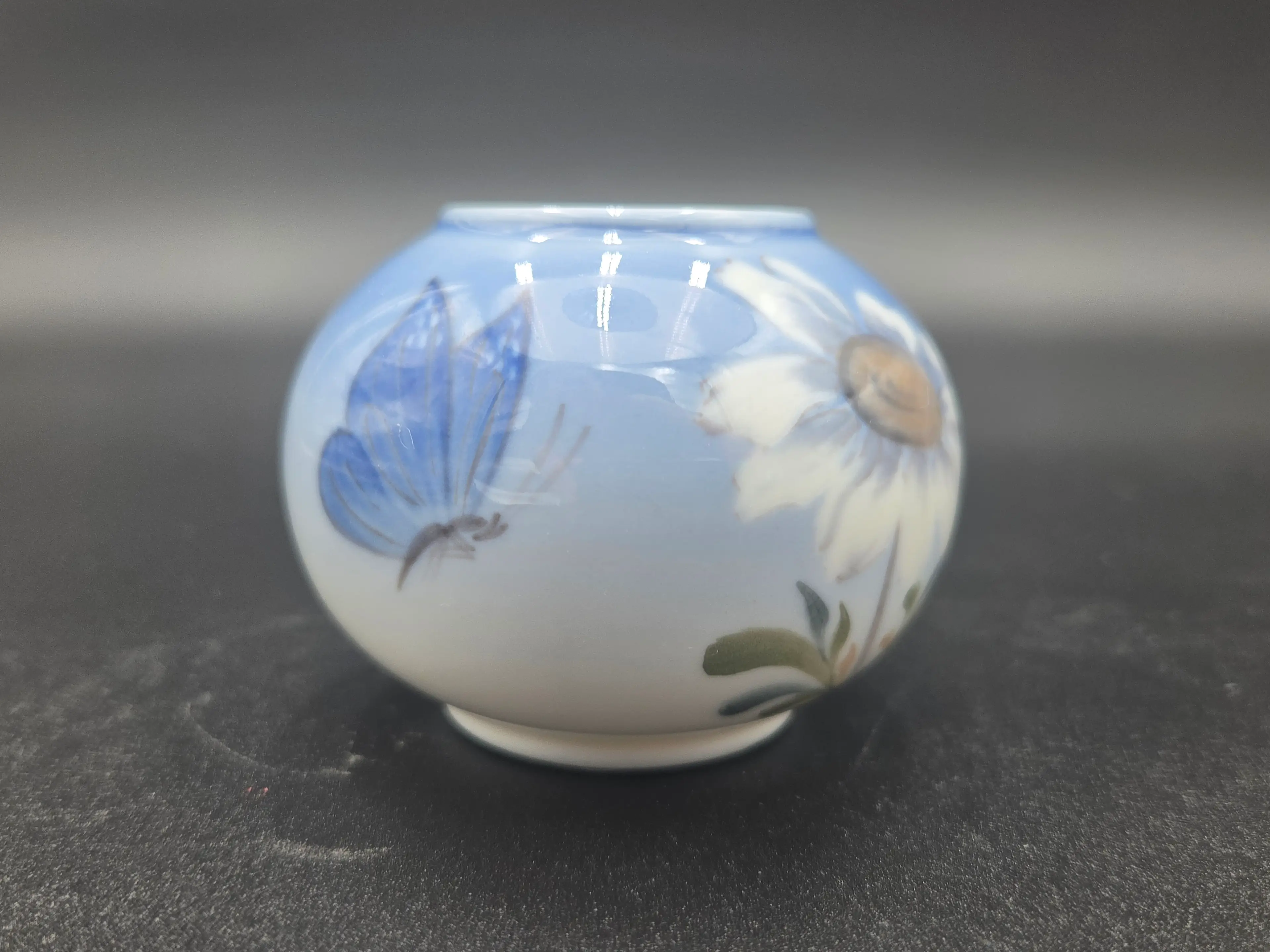 Image 2 of 8