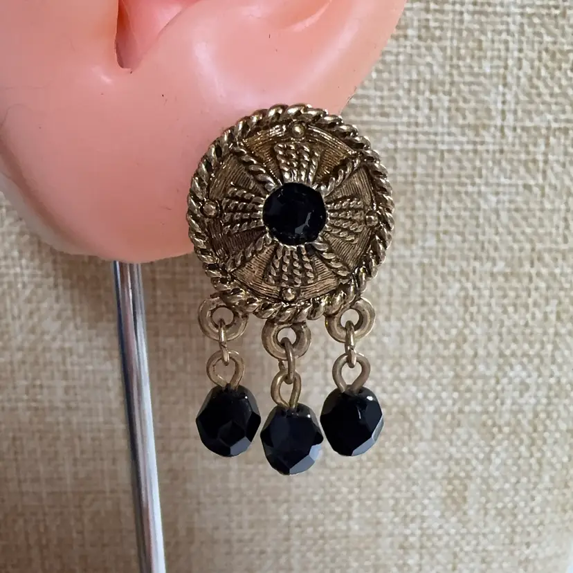 Vintage Napier Black Glass Screw Back Earrings