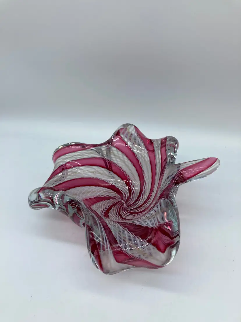 Murano Glass, Maple Leaf Shape, Fratelli Toso Bowl Cranberry Pink White Zanfirico Aventurine Swirl