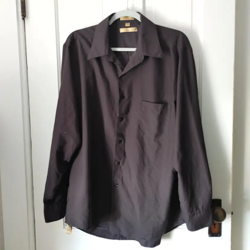 Men's Top- Brand: Geoffrey Beene. Size 17, 34/35. Black top. Material: 100% polyester. No condition issues.
