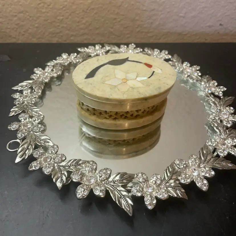 Gorgeous Marble w/ Mother of Pearl Inlay 4” Filigree Box
