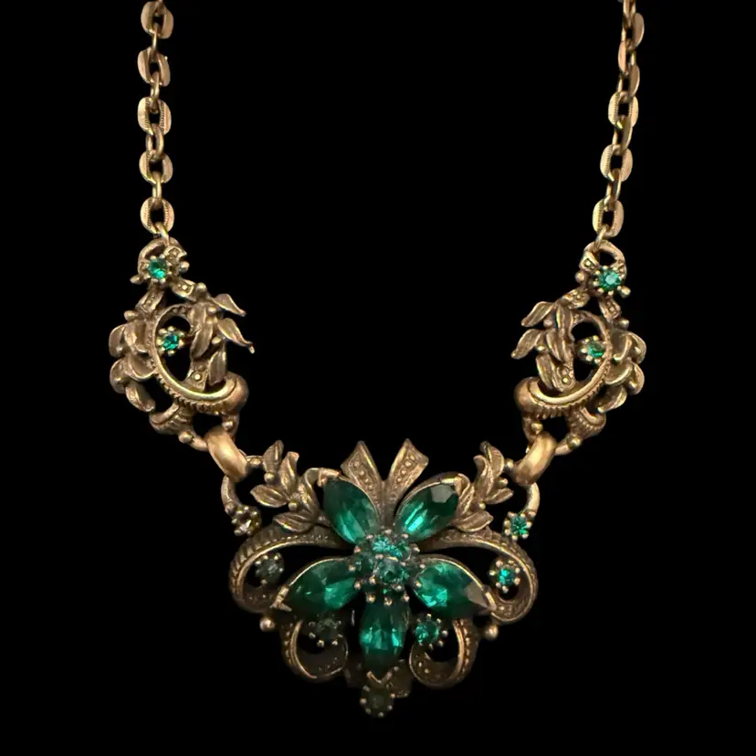 Coro Green Rhinestone Flower Necklace 15”