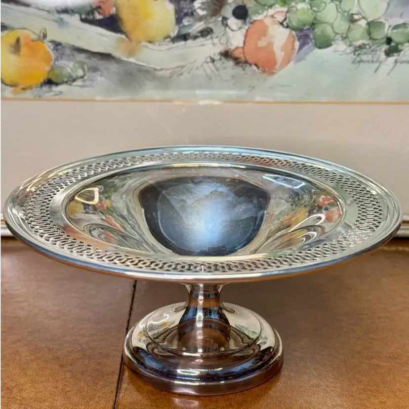 😻 7x3” vintage Sheridan silver plate compote dish designed for serving nuts or candy