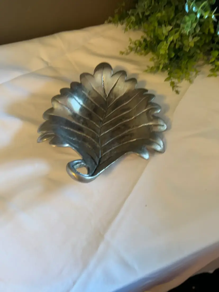 Vintage Mid-Century Modern Cast Aluminum Leaf Serving Bowl / Catchall Tray