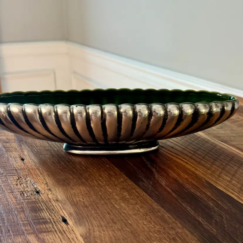 🎀 Vtg McCoy Pottery “Floraline” Metallic & Green Oval Planter
