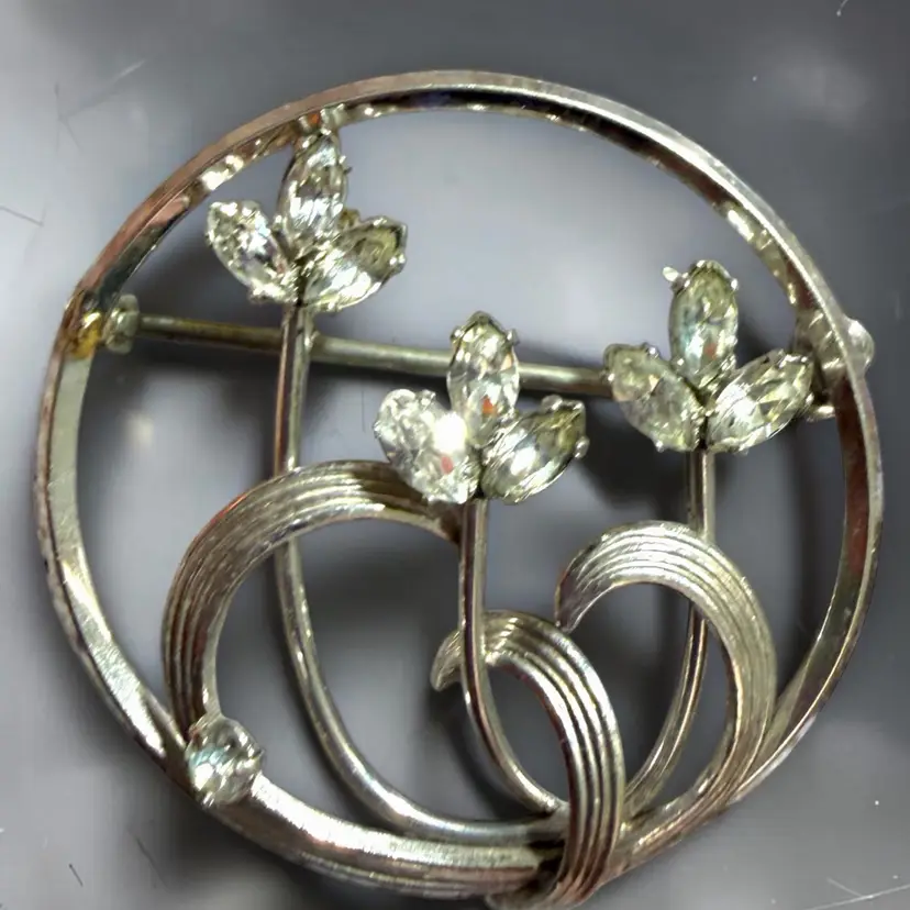 Signed Krementz Silver Tone Flower Floral Circle Brooch 1.25”