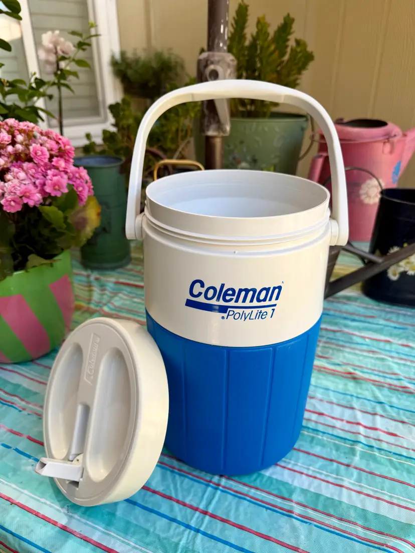 Vintage Coleman PolyLite 1 Gallon Water Jug Cooler with Handle RARE - USA