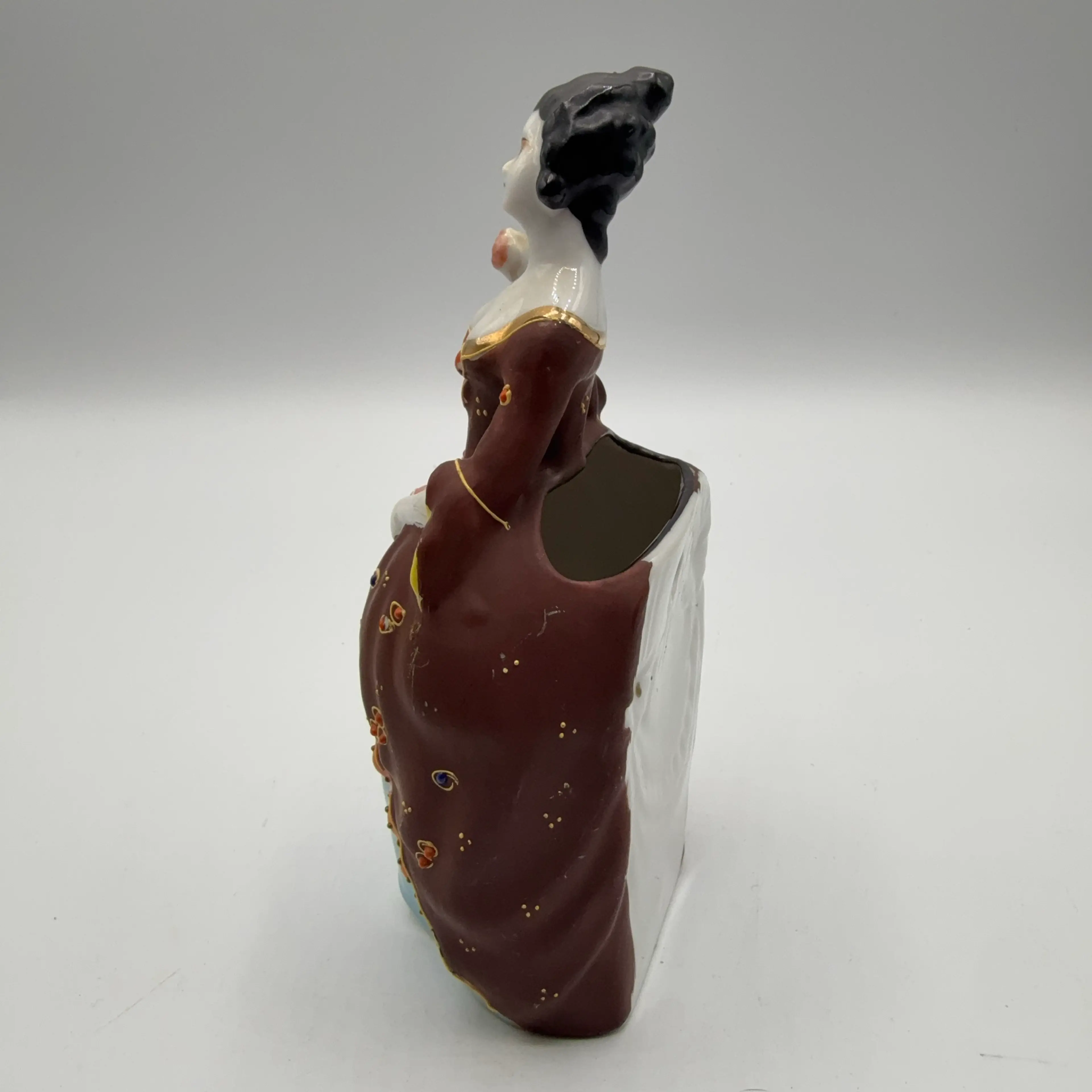 Image 2 of 6