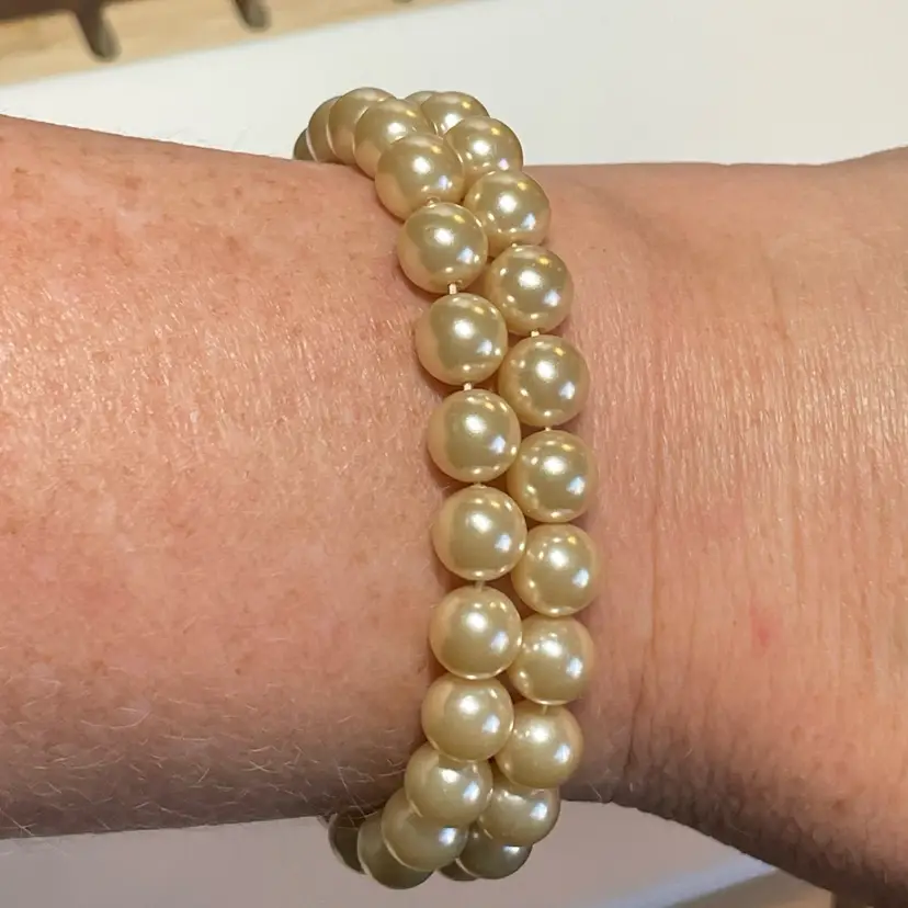 @@ Vintage Faux Pearl Bracelet With Elegant Clasp