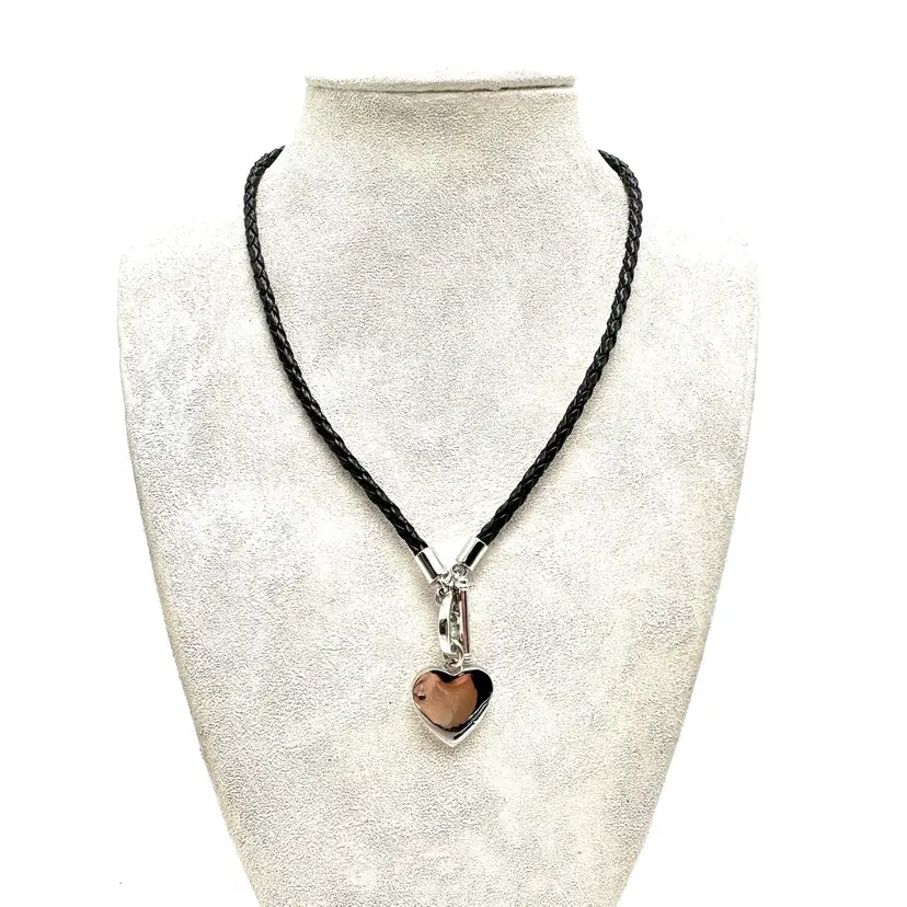 Nine West Black Leather Cord Silver To E Heart Charm Toggle Necklace 16”