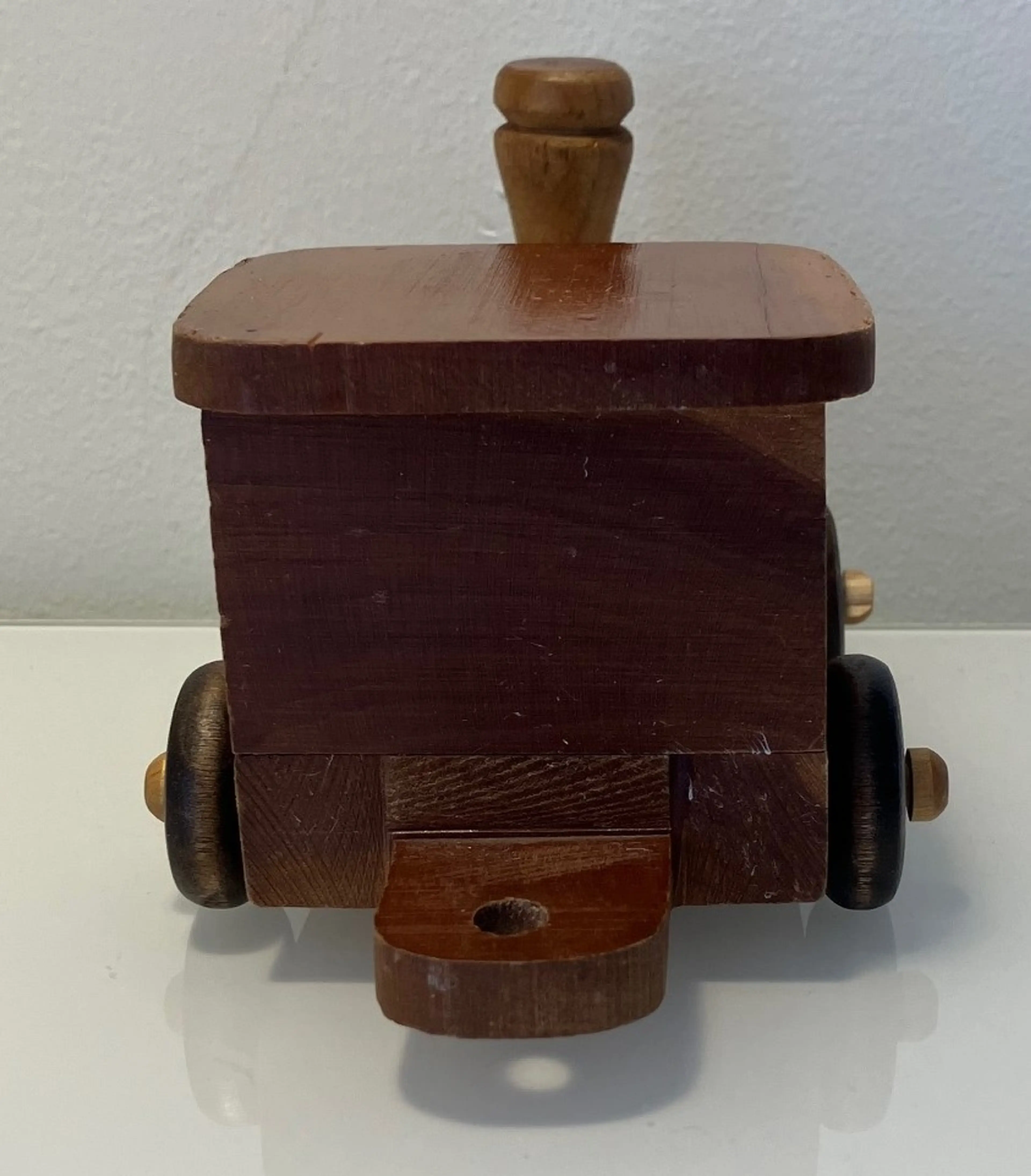 Image 4 of 9
