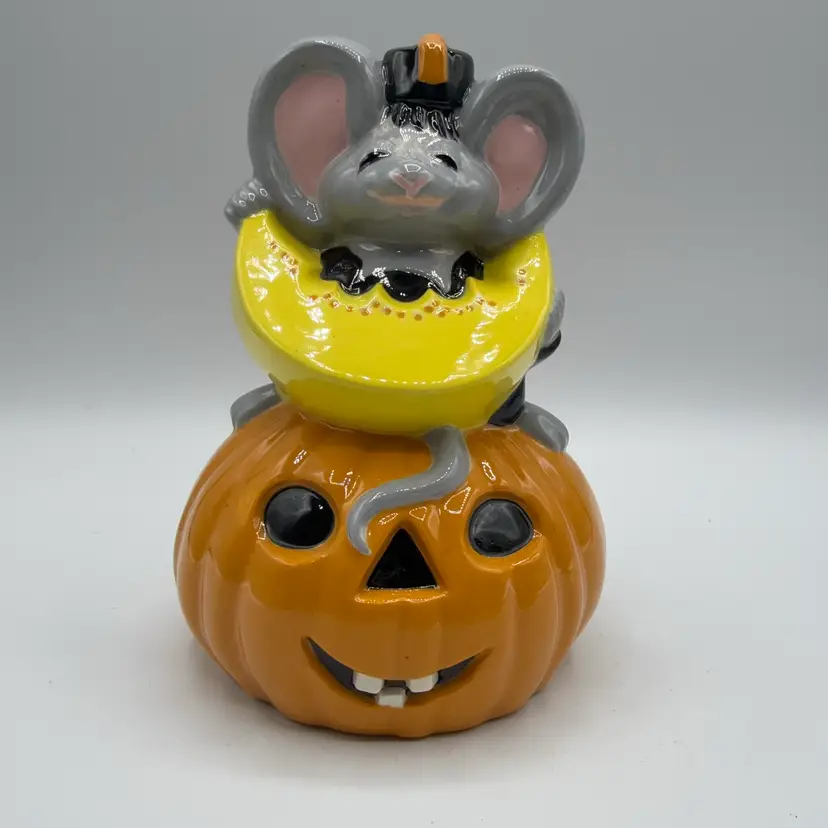 Hobbiest Halloween Jack O Lantern Mouse With Fez Hand Painted Figurine