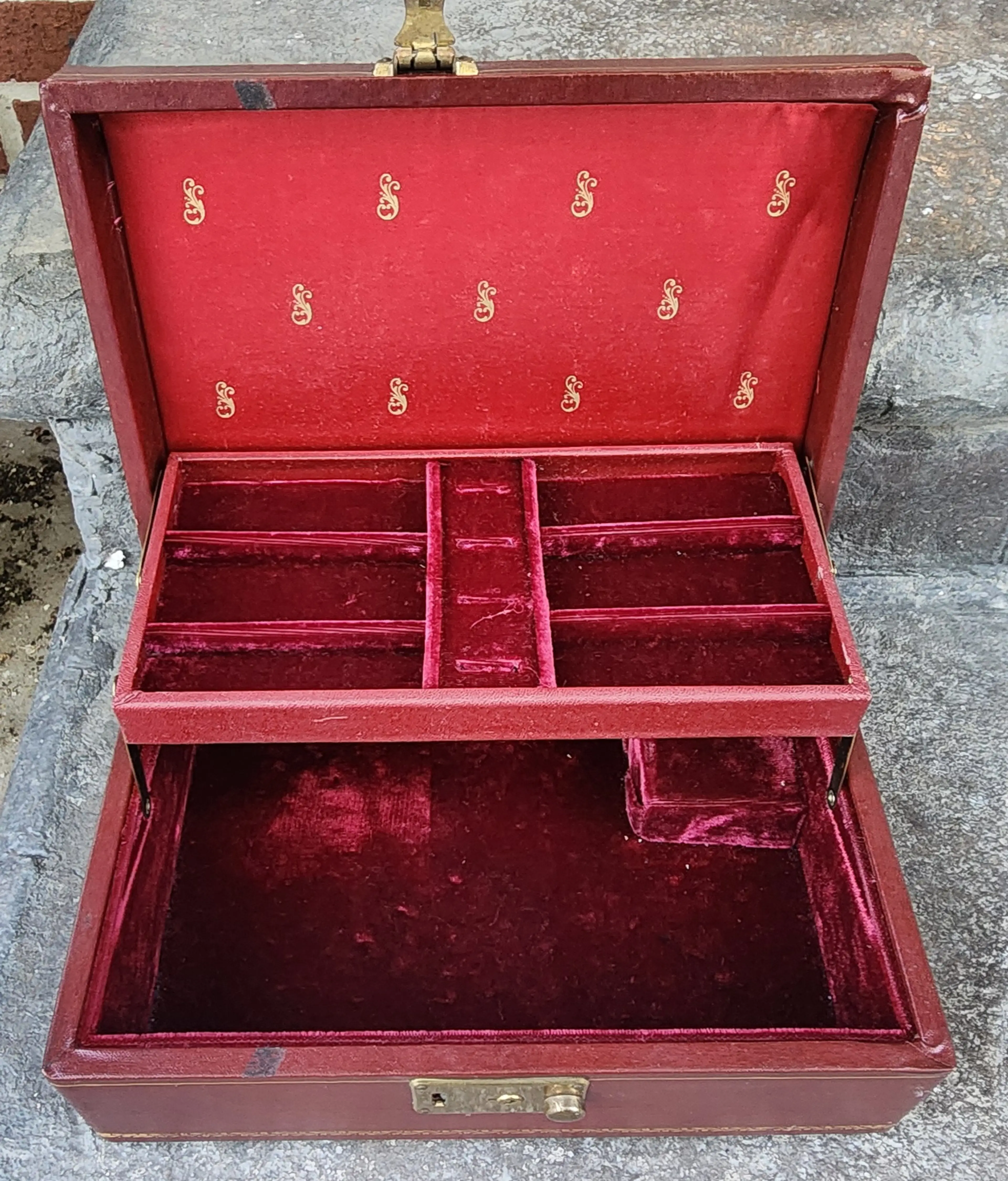 Image 2 of 11