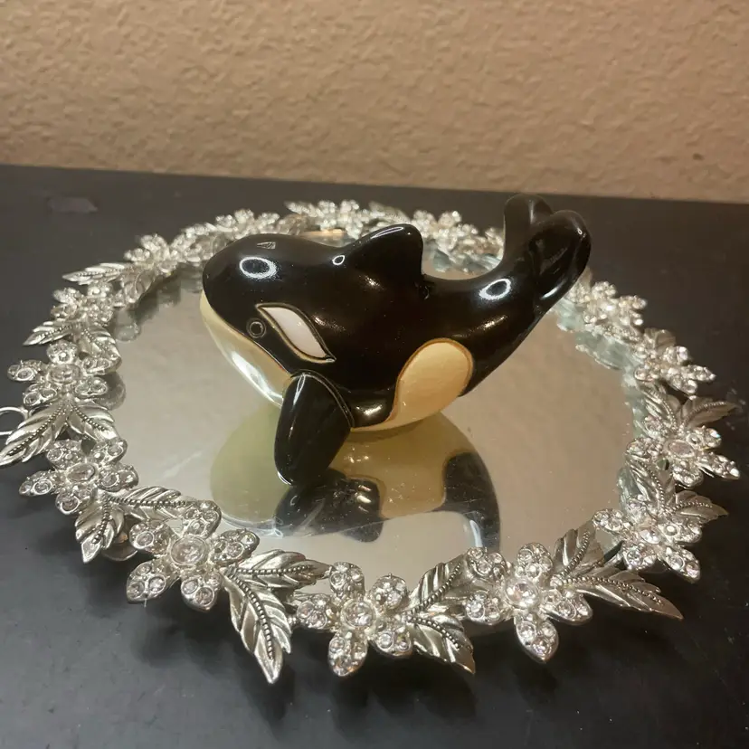 Artesania Rinconada Uruguay 4” Black Dolphin Figurine