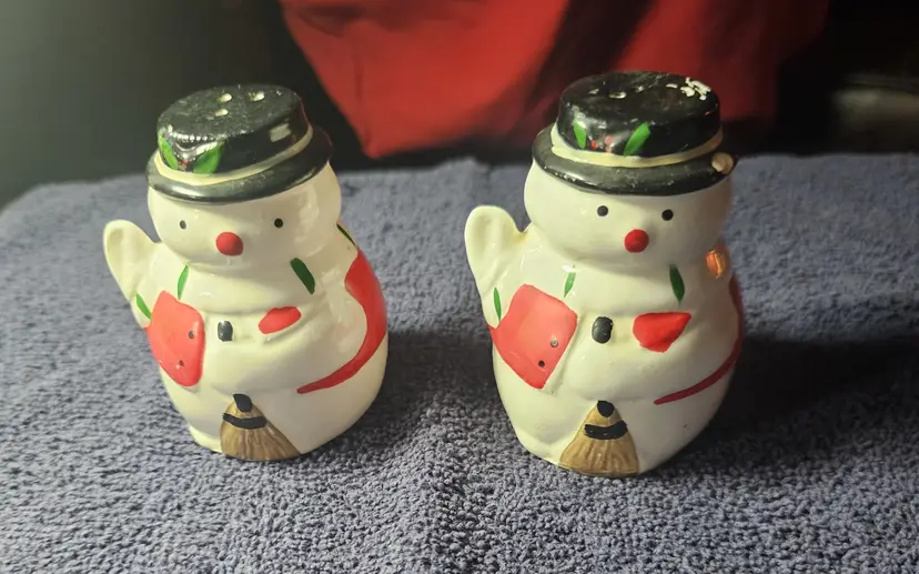 Snowmen Salt and Pepper Shakers - Preowned