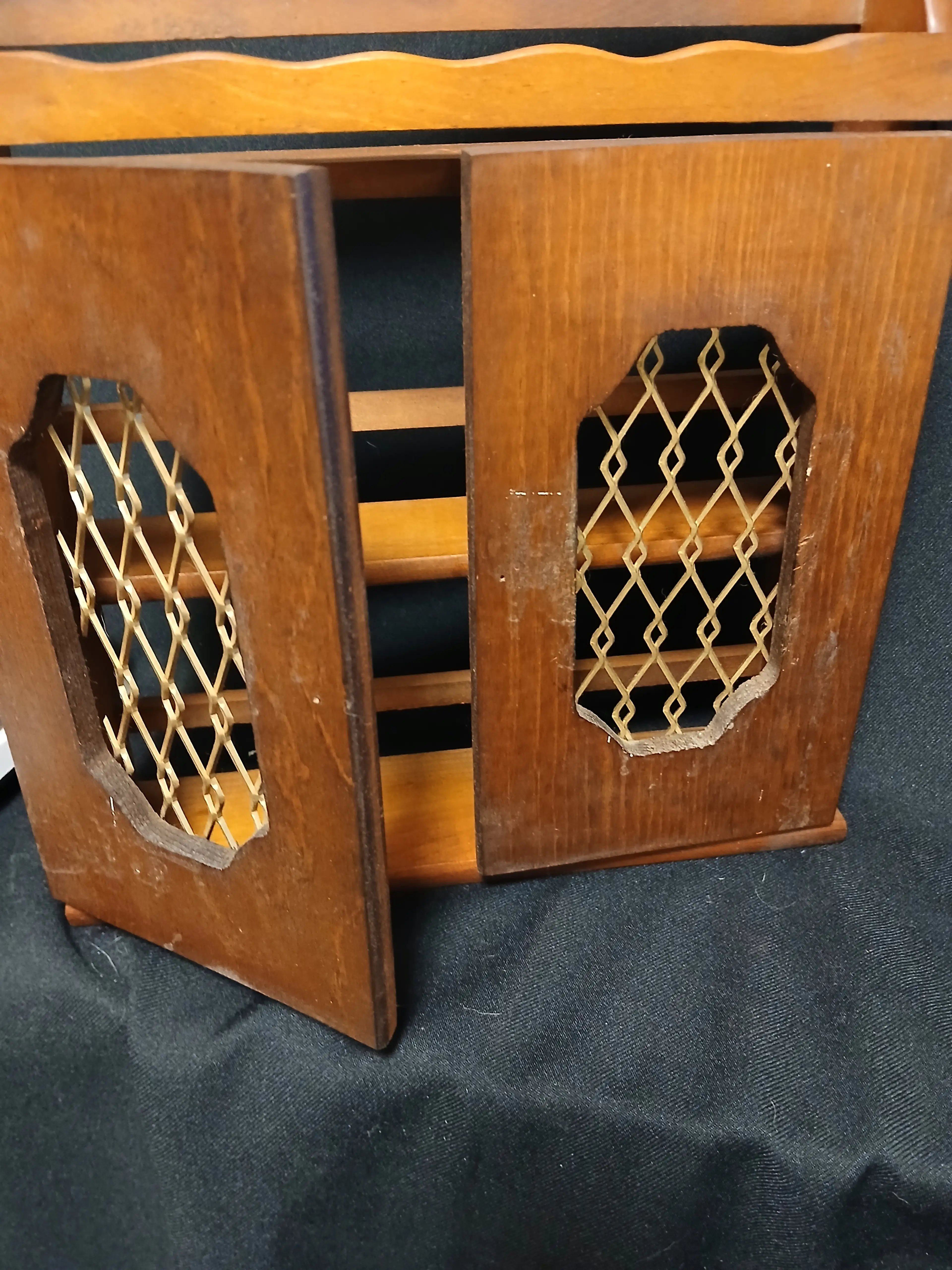 Image 2 of 8