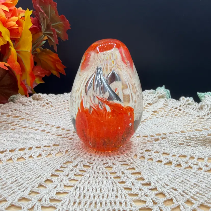 🐞 Vtg Hand-Blown Art Glass Egg Paperweight  Flame Design