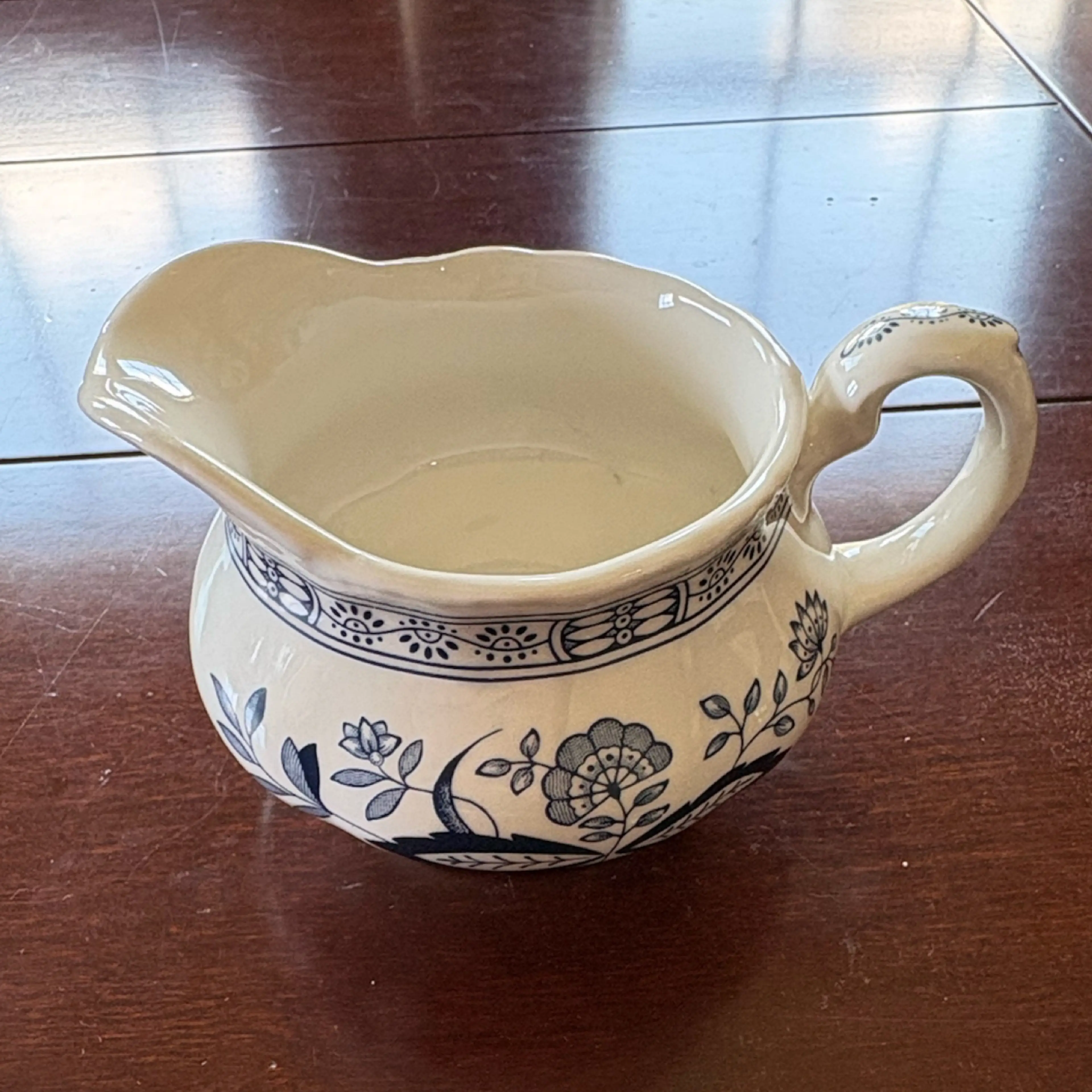 Image 2 of 6