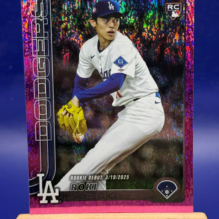 2025 Topps Update Roki Sasaki RC Debut US199 Pink Holo